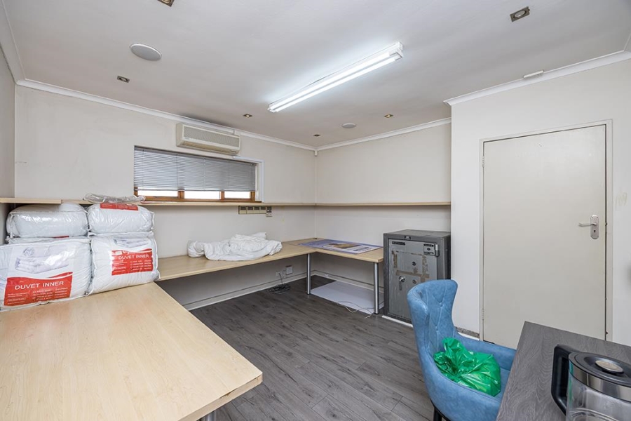 To Let commercial Property for Rent in Milnerton Western Cape